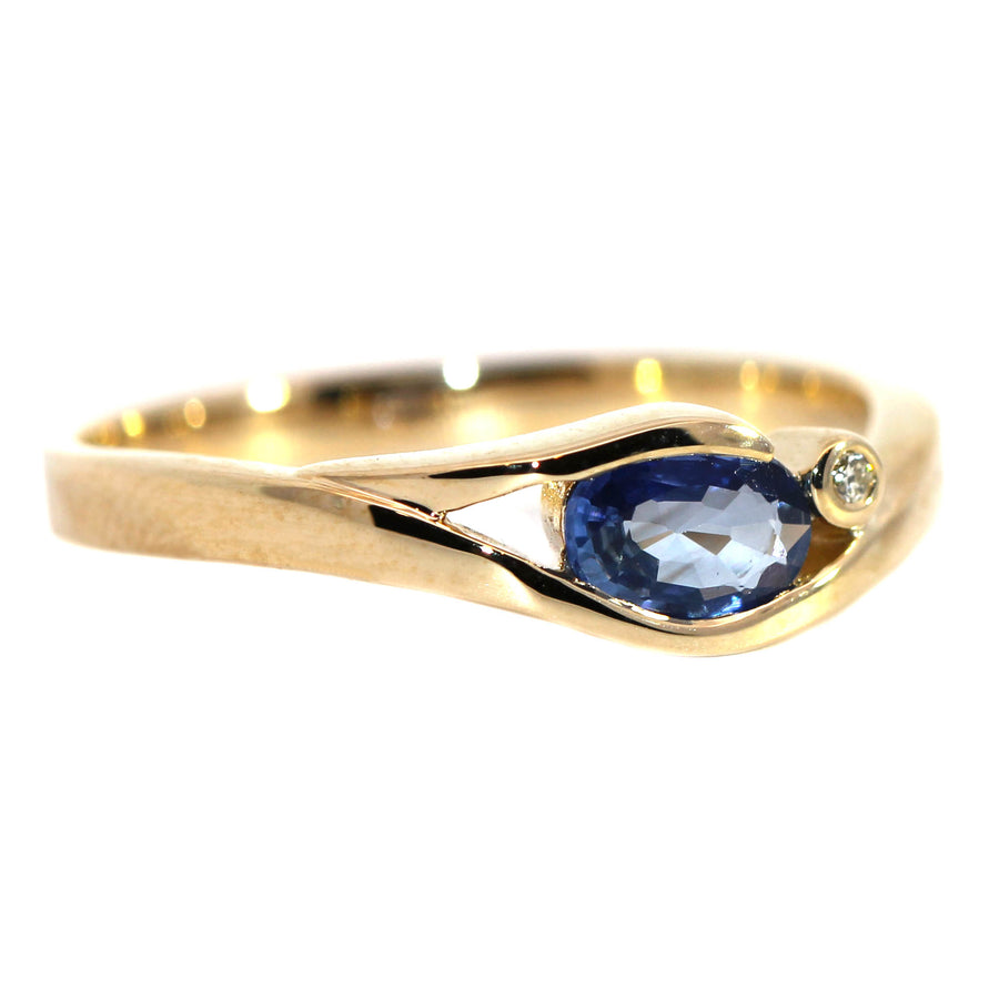 Oval Cut Sapphire, Diamond & Yellow Gold Ring