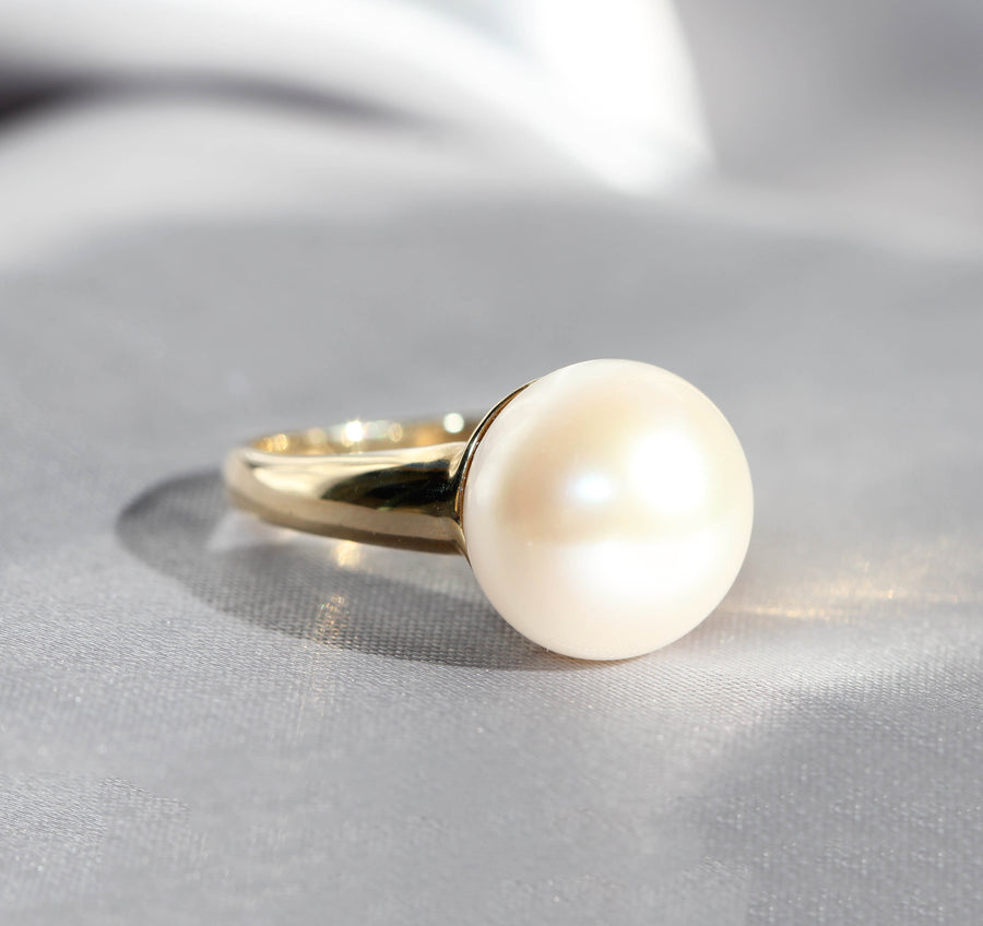 Freshwater Button Pearl & Yellow Gold Ring