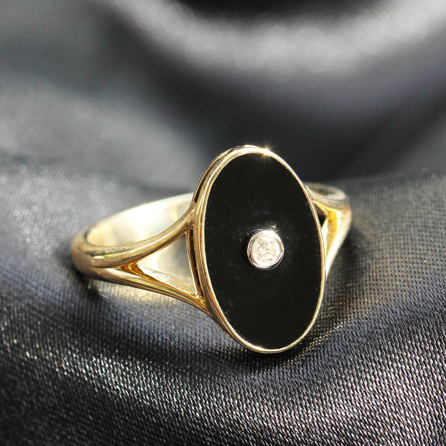 Onyx, Diamond & Yellow Gold Dress Ring