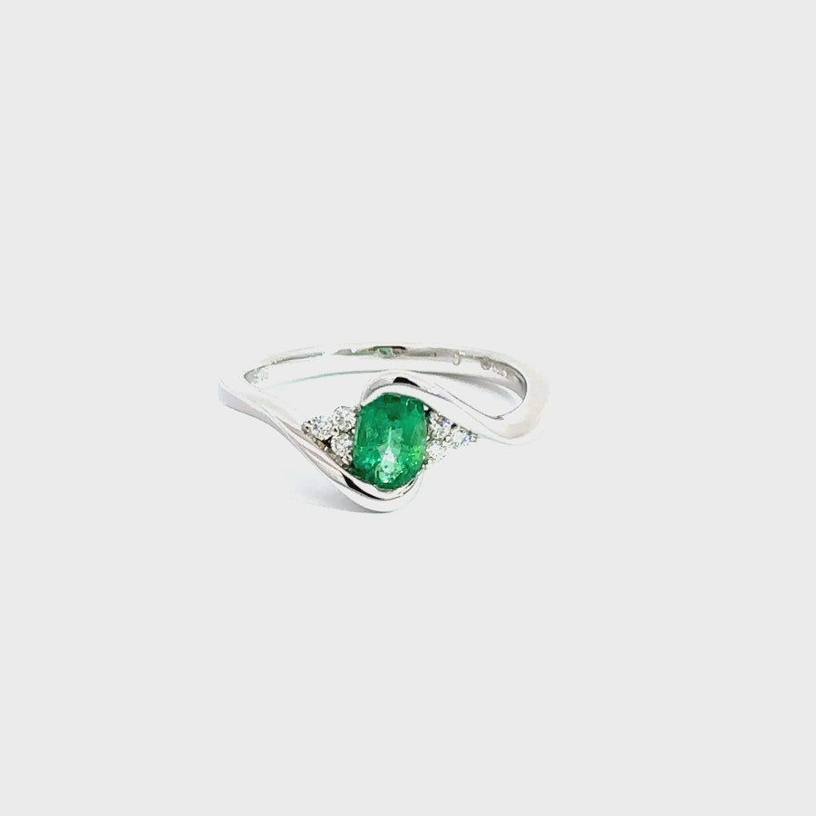 Twist Style Emerald & Diamond Dress Ring