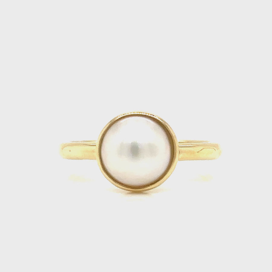 Round Mabe Pearl & Yellow Gold Dress Ring