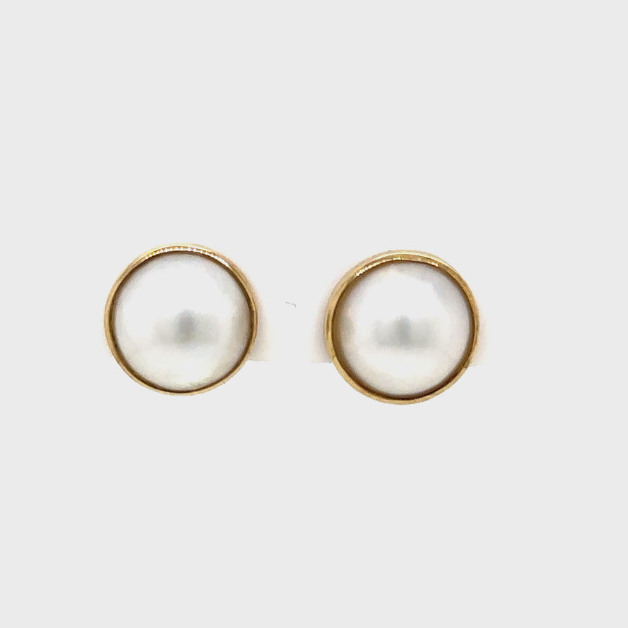 Mabe Pearl & Yellow Gold Studs