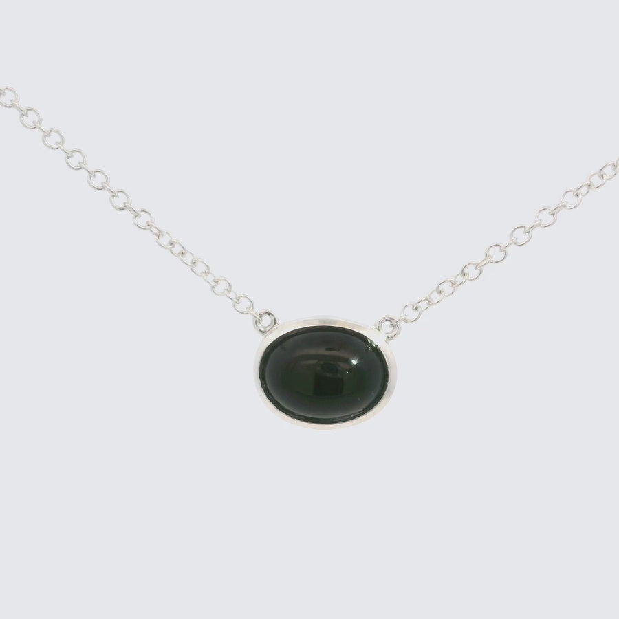 Oval Cut Onyx & White Gold Necklet