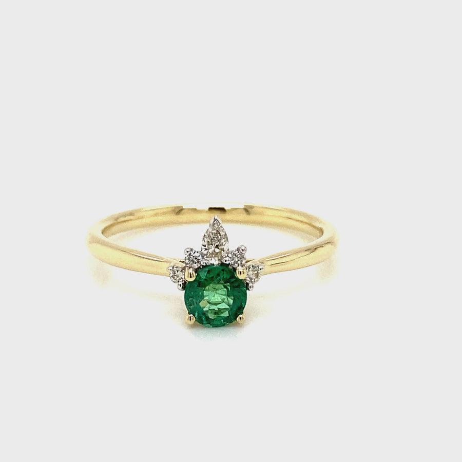 Emerald, Diamond & Yellow Gold Dress Ring
