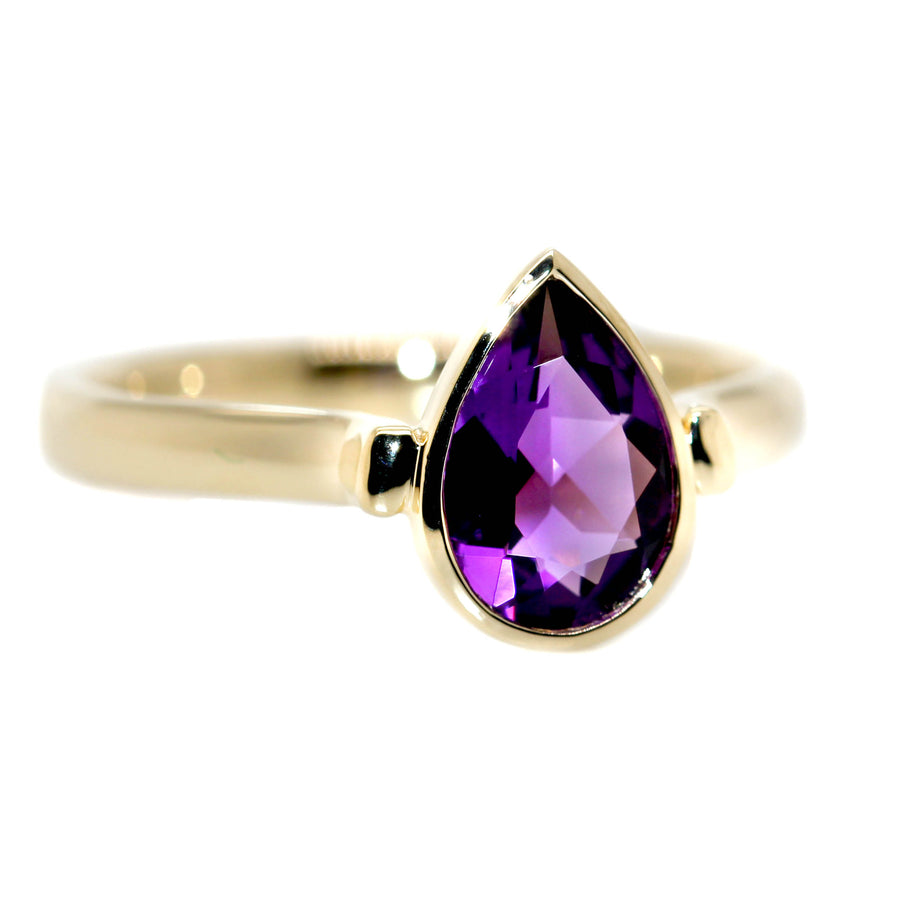 Amethyst & Yellow Gold Dress Ring