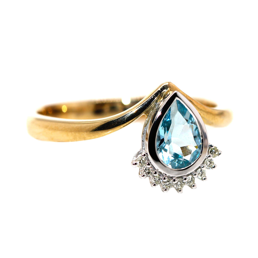 Aquamarine, Diamond & Yellow Gold Dress Ring