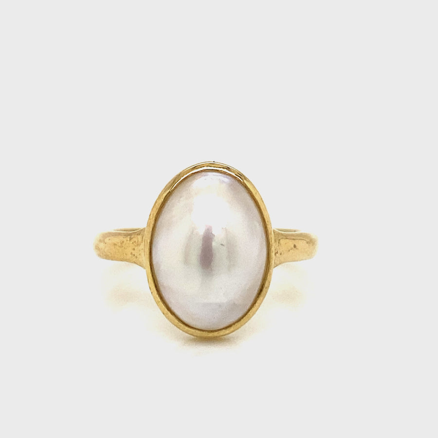 Oval Mabe Pearl & Yellow Gold Dress Ring