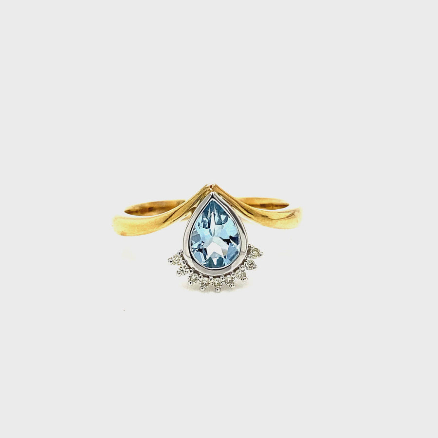Aquamarine, Diamond & Yellow Gold Dress Ring