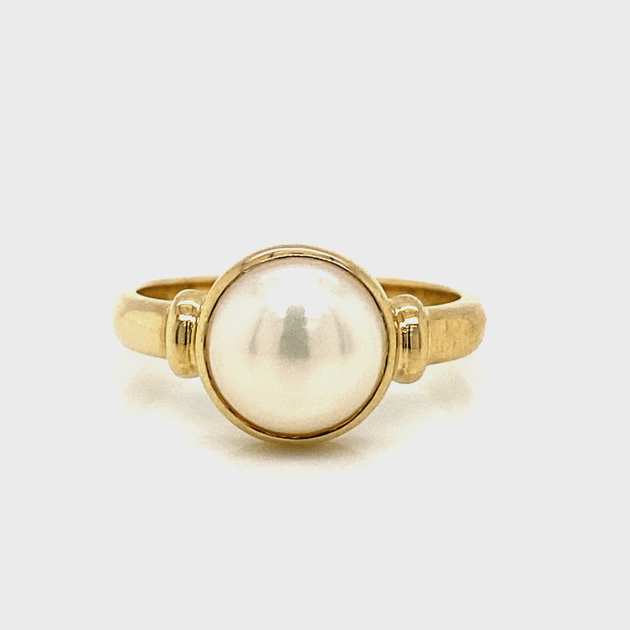 Mabe Pearl & Yellow Gold Dress Ring