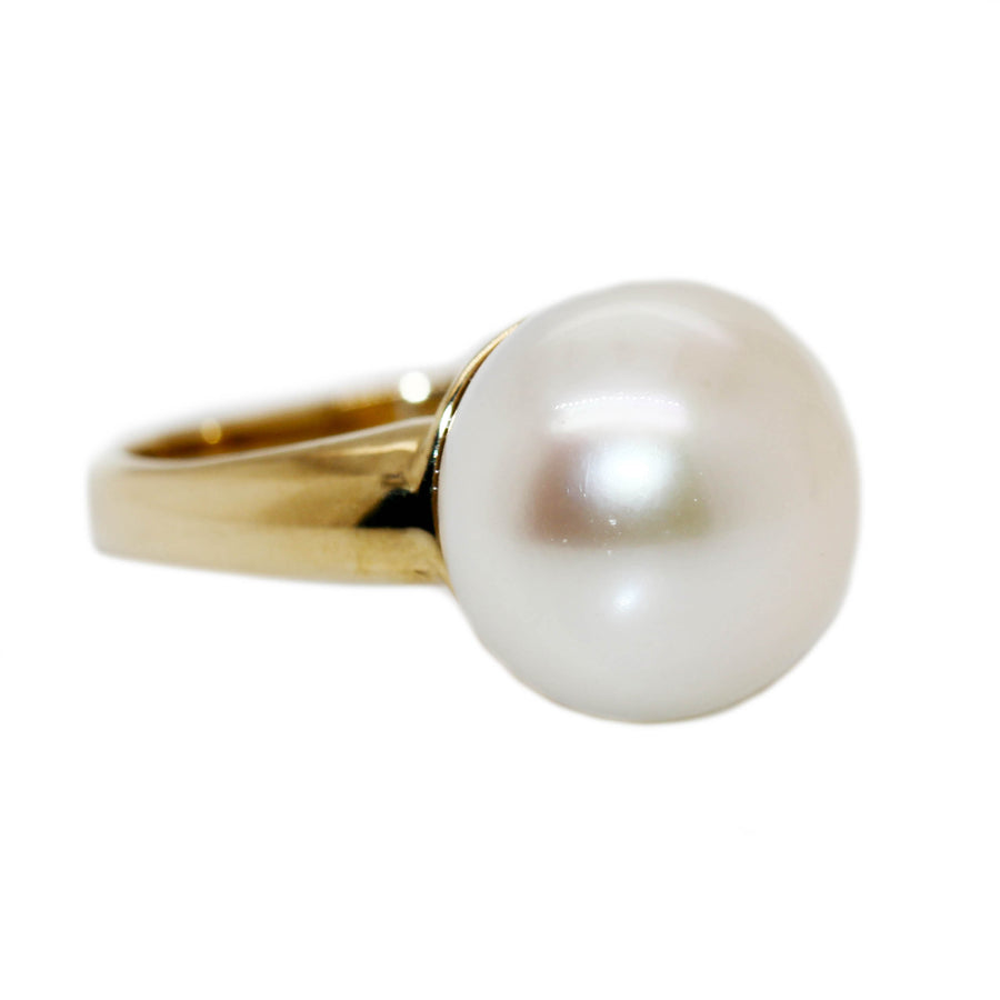 Freshwater Button Pearl & Yellow Gold Ring