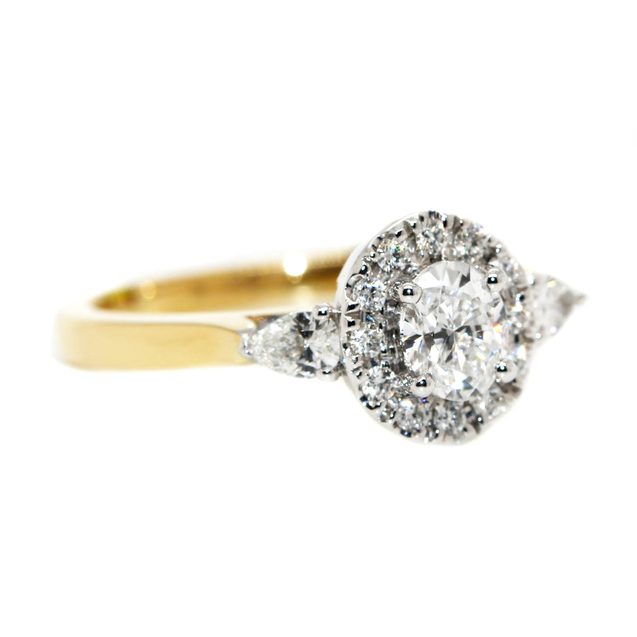 Oval Cut Diamond & Yellow Gold Engagement Ring
