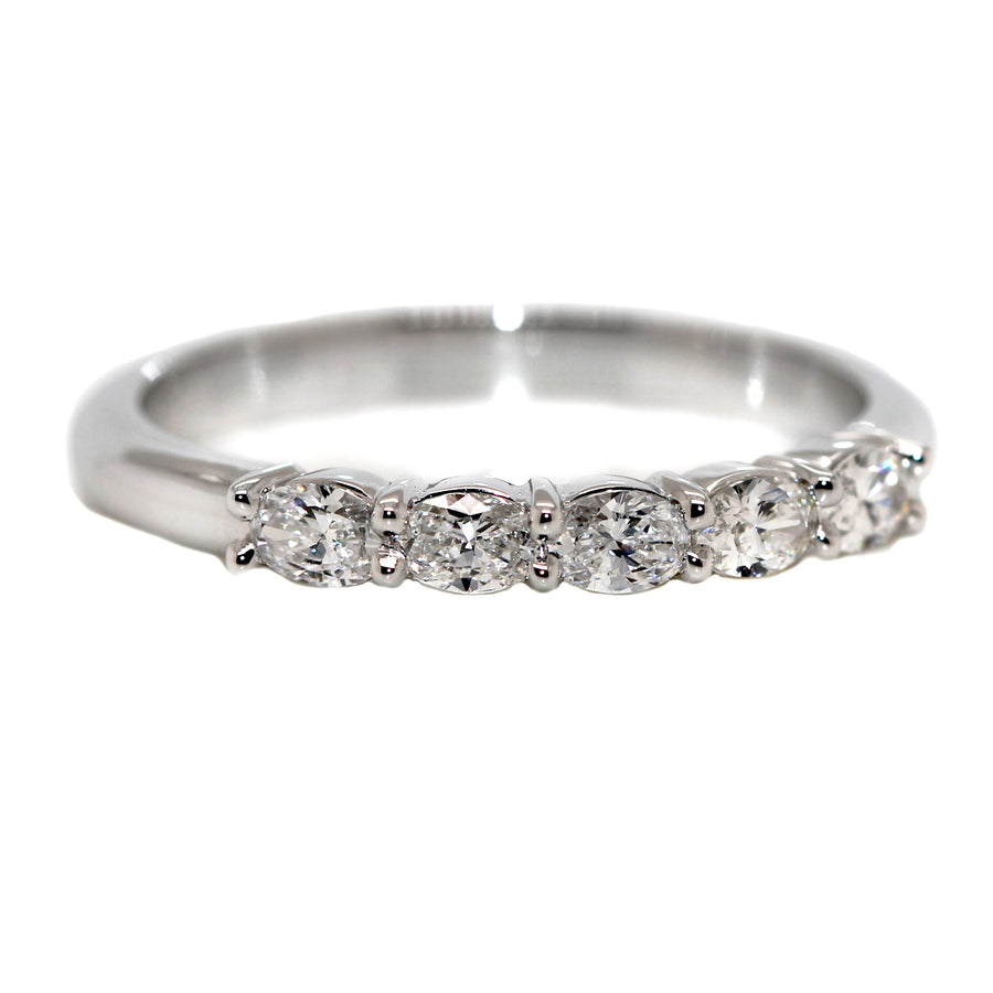 Oval Cut Diamond Horizontal Clawset Band